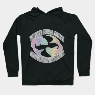 Pisces T-shirt3 with a white and indulgent heart Hoodie